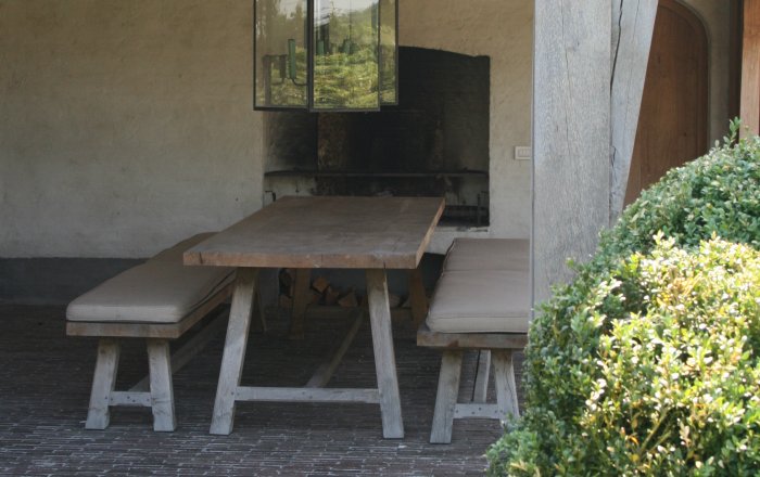 country table & bench