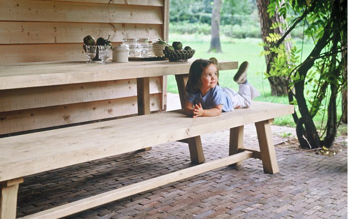 country table & bench